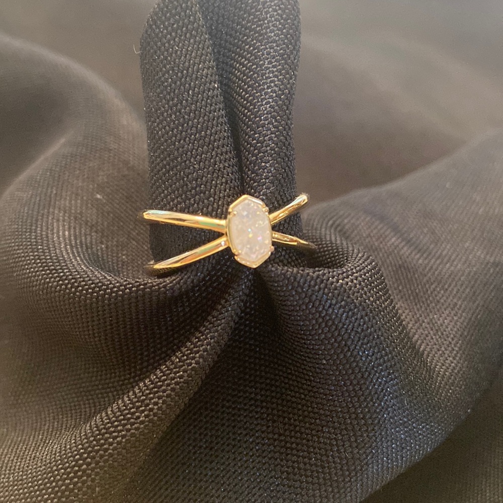 Kendra Scott Gold size 7